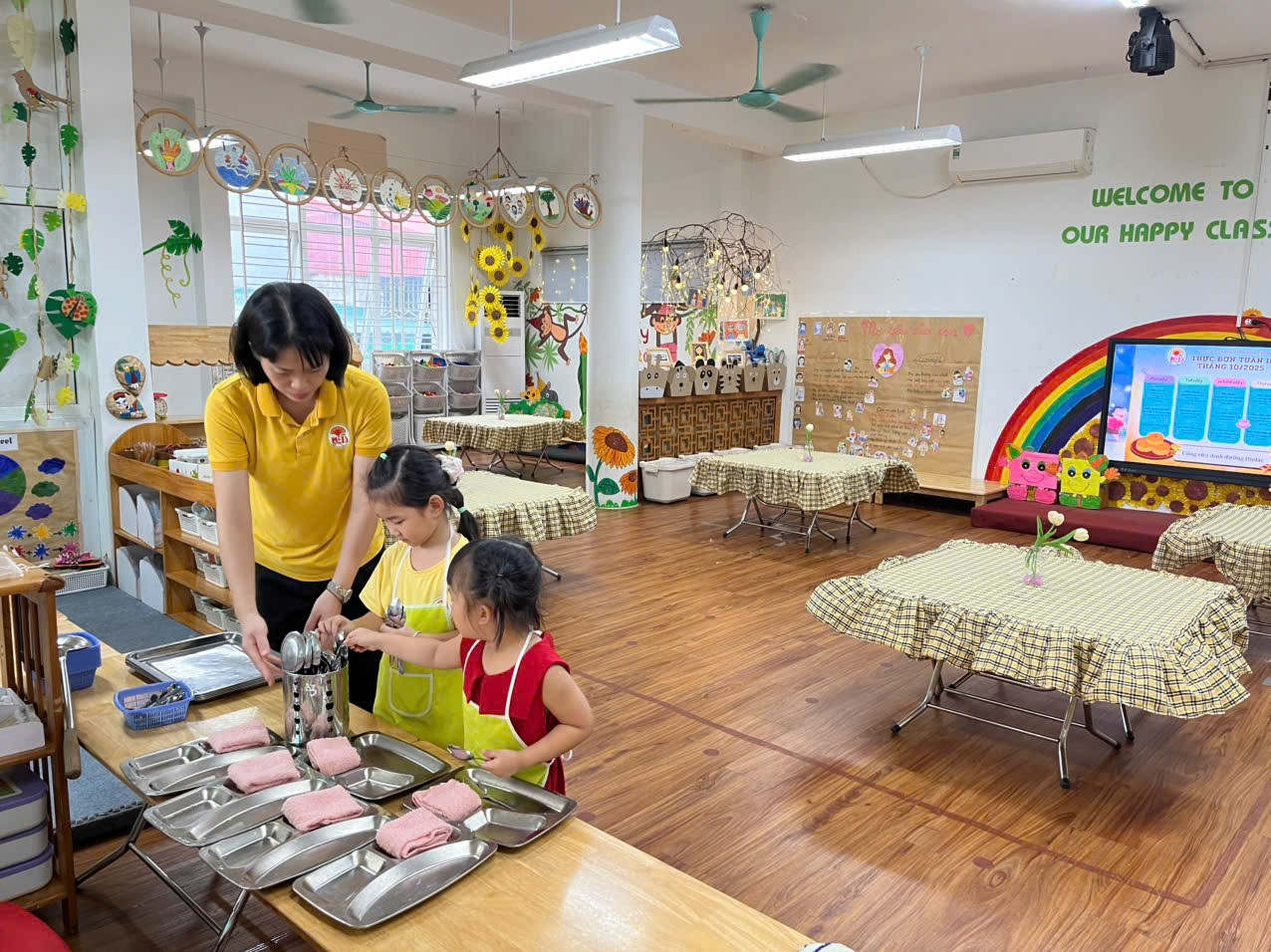 A group of kids in a classroom
AI-generated content may be incorrect.