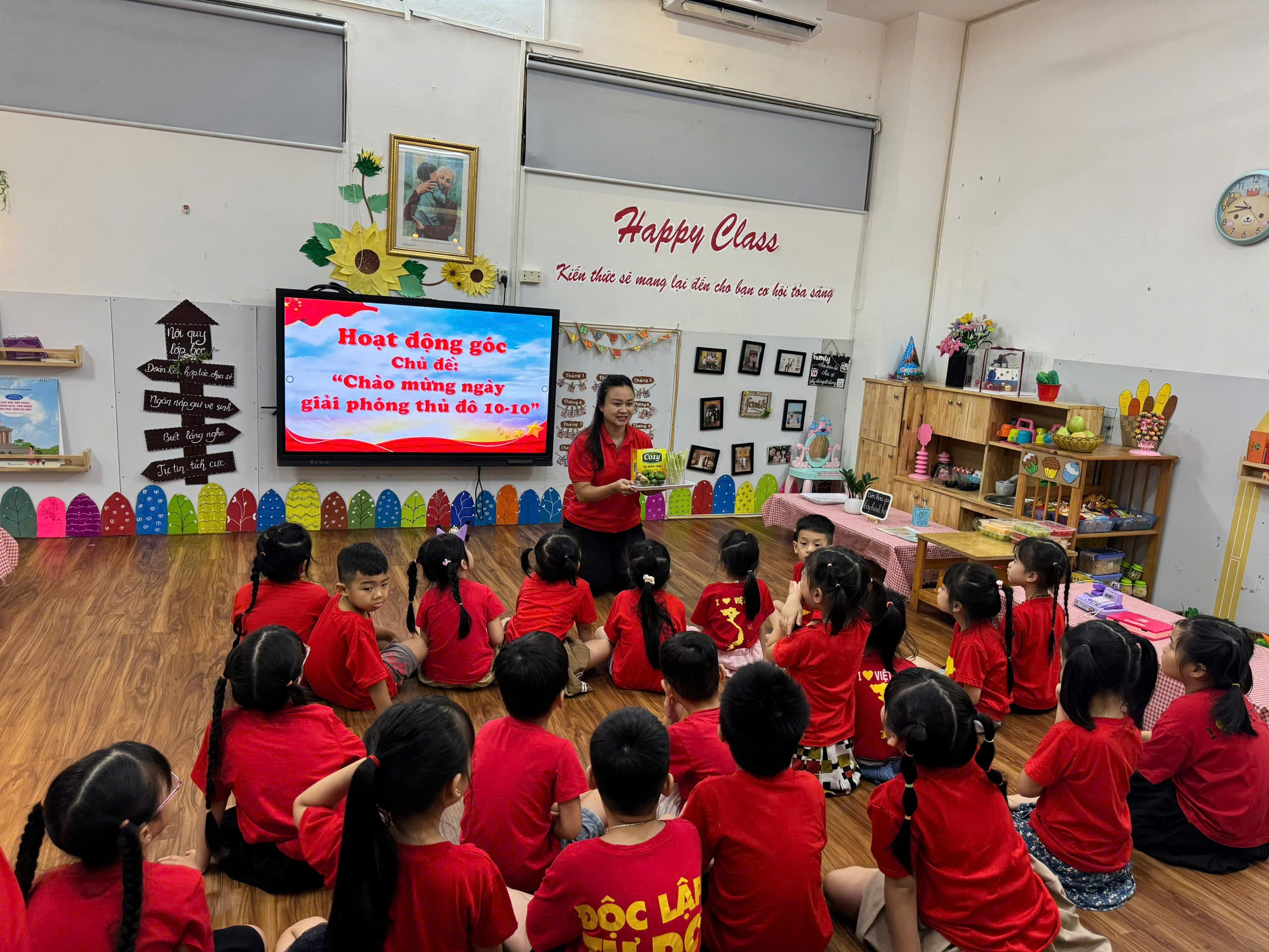 A group of children in a classroom
AI-generated content may be incorrect.