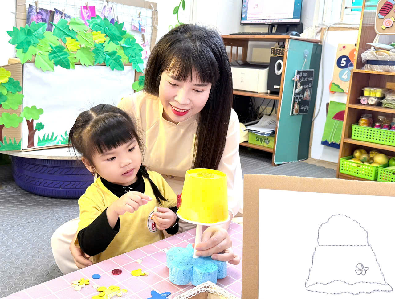 A person and a child sitting at a table

AI-generated content may be incorrect.