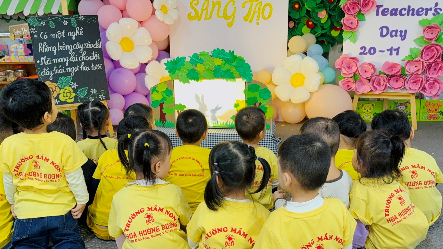 A group of children in yellow shirts

AI-generated content may be incorrect.