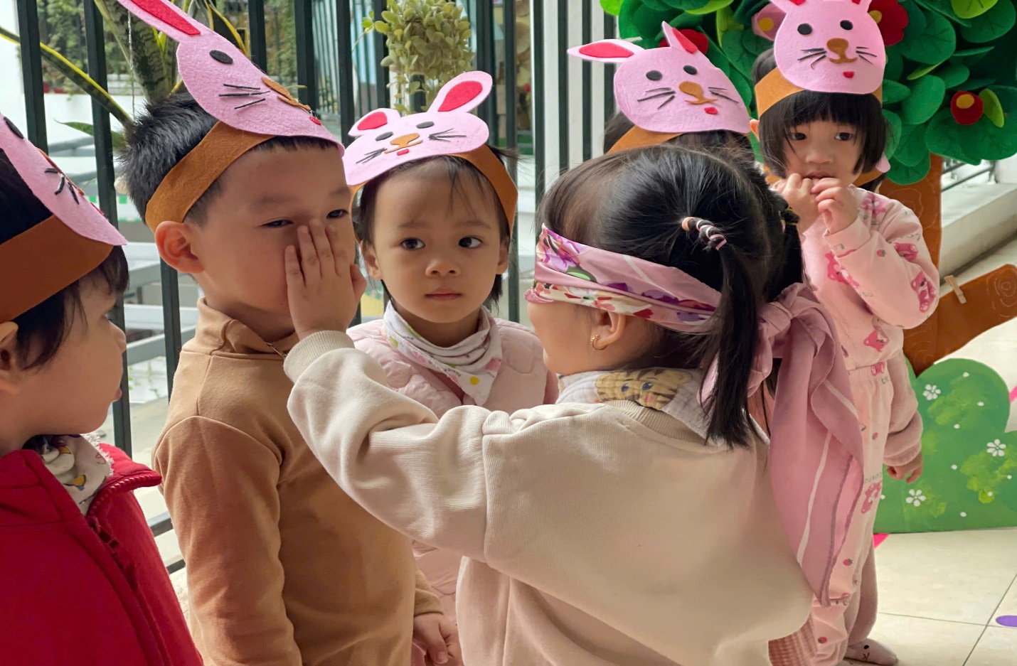 C:\Users\User\Desktop\NĂM HỌC 24 25\Ảnh hội chợ Xuân\z6318086409734_7913f20c28c07267f66b7d5a9e9bee10.jpg