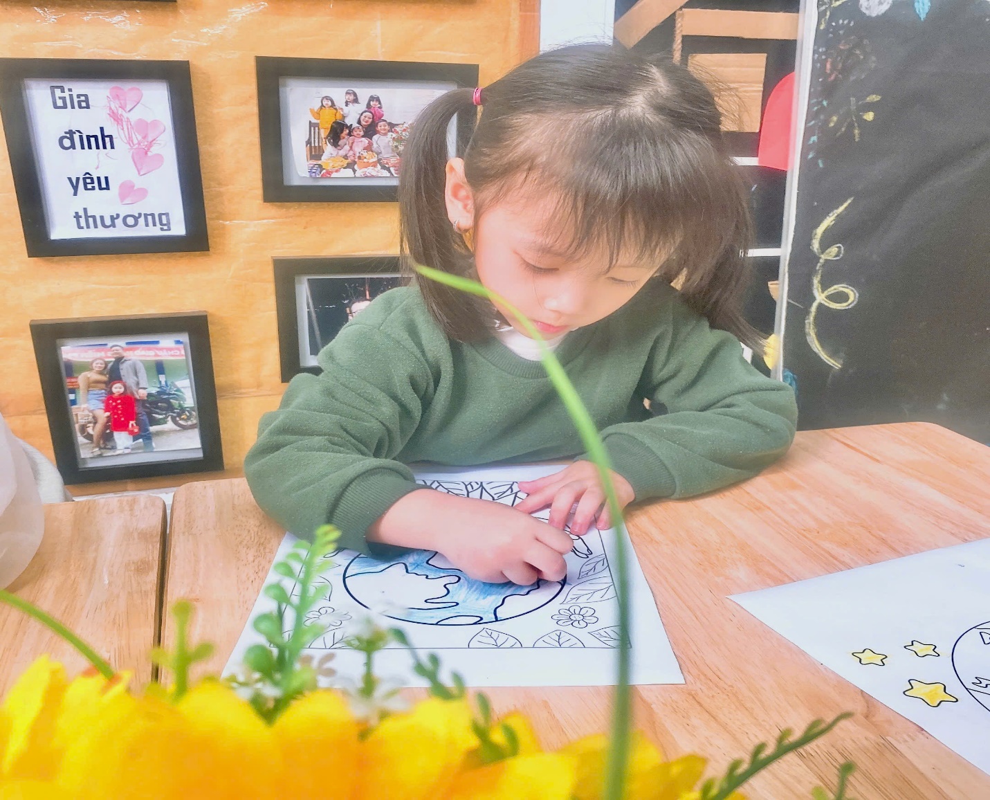 C:\Users\User\Pictures\Saved Pictures\z6425243031985_3c2ecead6573b45aa0b6f426b8e9afe5.jpg