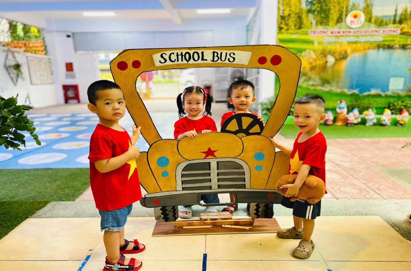 C:\Users\User\Desktop\NH 25 - 26\HỌC SINH\Ảnh chào mừng đại hội Đảng( Tiếng Anh)\z6878927041171_8f088e8f5c415ce47b80c27cb5336531.jpg