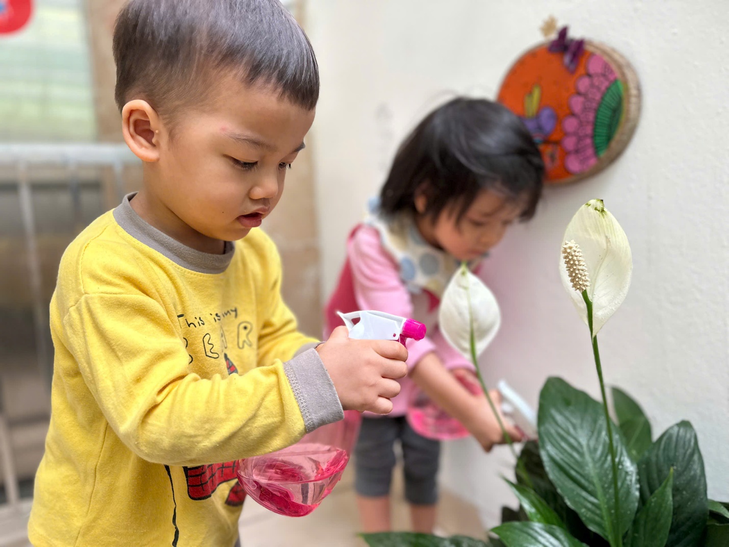 C:\Users\User\Pictures\Ảnh hoat đong lop c1\Ảnh Tết Trồng cây\z7565607948011_d9af99e70d17faf394dd2b3726597455.jpg